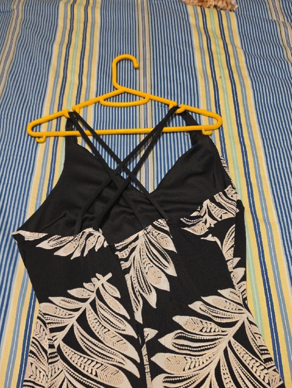 VENUS Black Maxi Dress with White Tropical Leaf Print - Picture 2 of 3